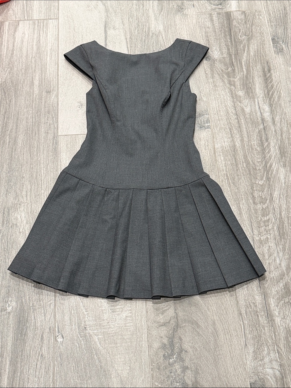 Aritzia Sunday Best Gray Pleated Formal Dress- 00